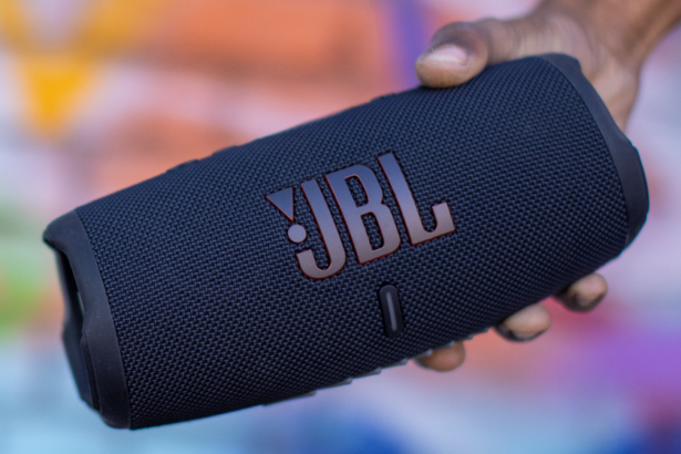 JBL speaker battery life