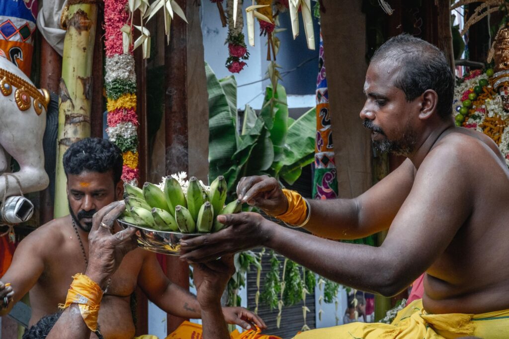 Apple festive offers India